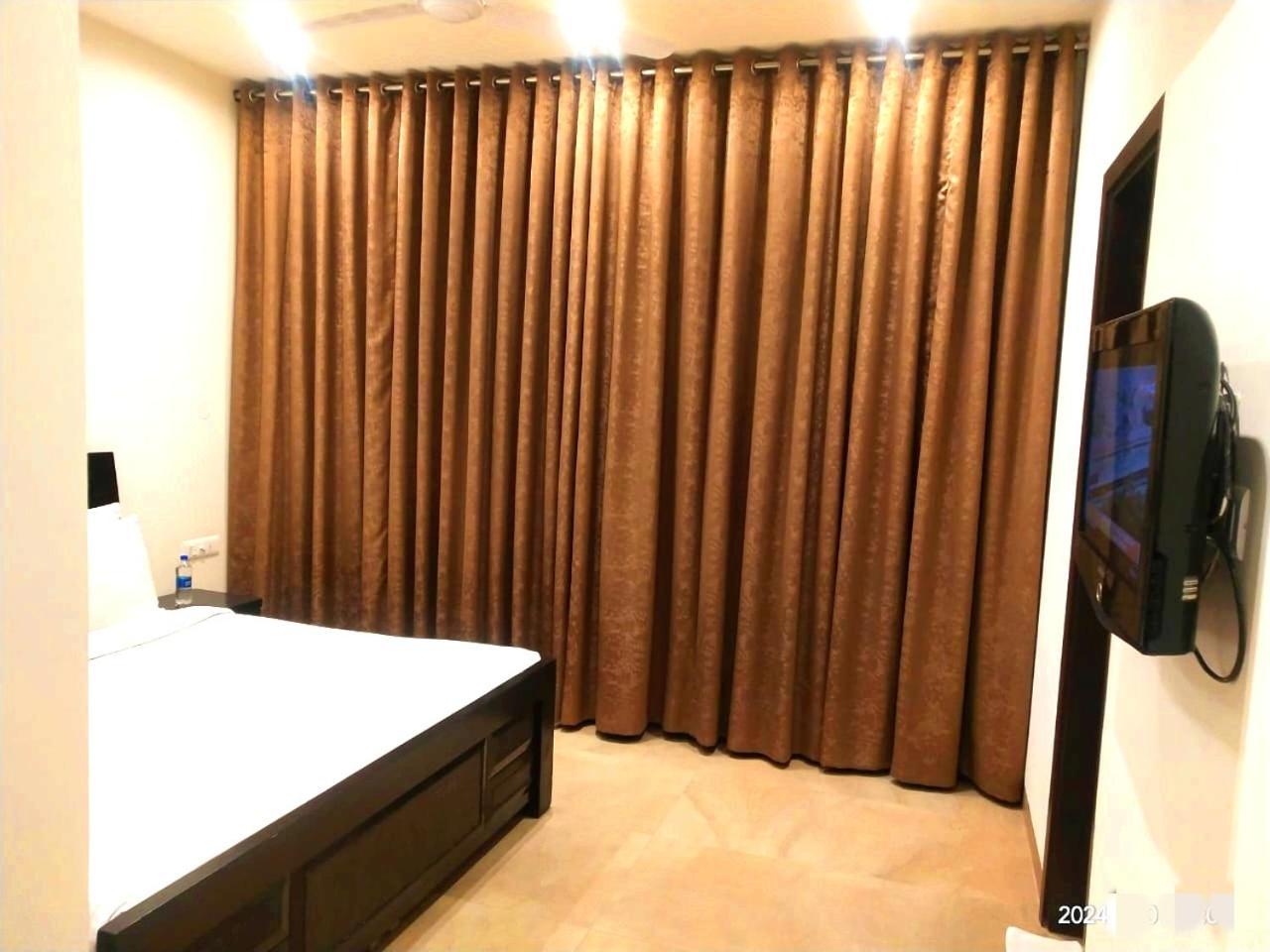 When In Gurgaon - Artemis Hospital 1 Min Walk, Fortis & Medanta 4 Mins Drive Exterior foto
